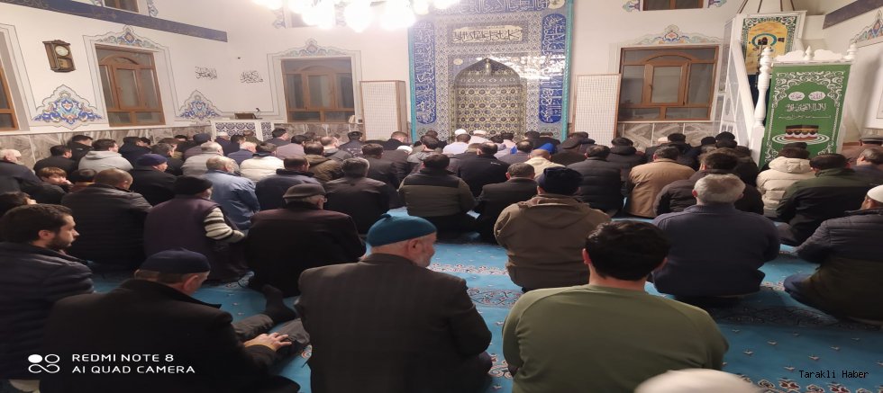 İlk Teravih namazı kılındı