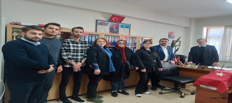 Öğrencilere Kitap Dağıttılar