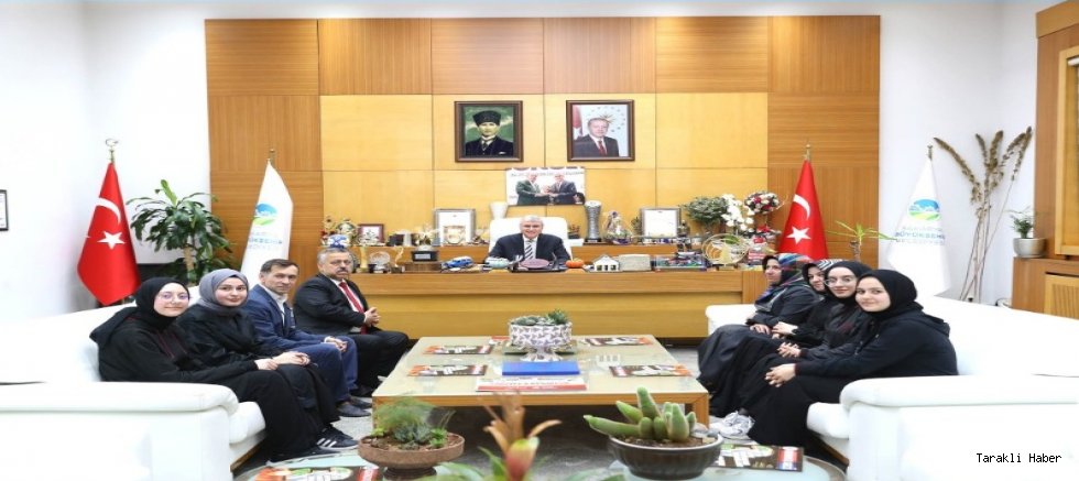 Yüce’den ‘bilim ve teknoloji’ vurgusu: “Sakarya’nın yükselişi sizin elinizde”