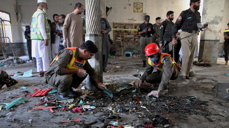 Pakistan'da medreseye bombalı saldırı