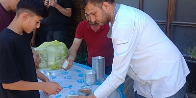 Aşağı Camii’nde Aşure programı düzenlendi.
