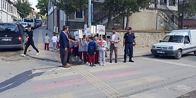 TARAKLI’DA YAYALARA ÖNCELİK DURUŞU ,HAYATA SAYGI DURUŞU