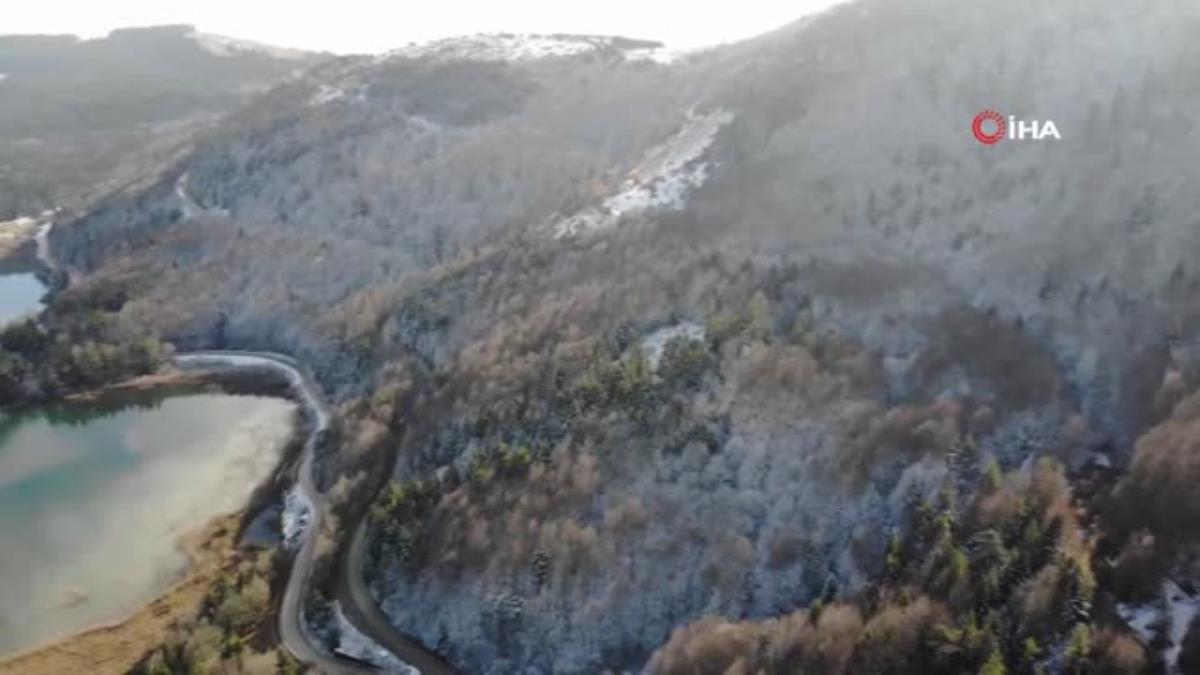 Abant'ta sonbahar ve kış bir arada yaşanıyor