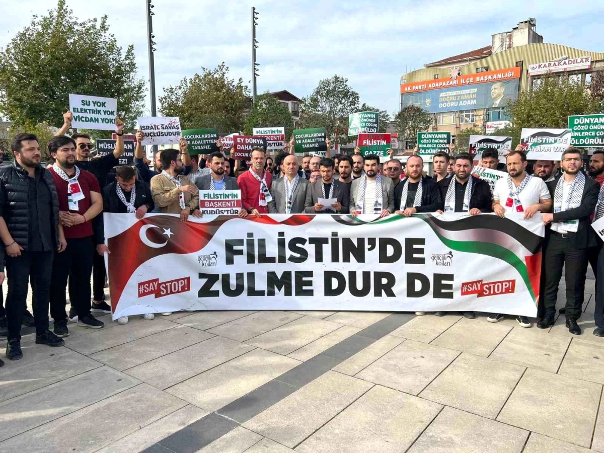 AK Parti Sakarya Gençlik Kolları 'Say Stop' Yürüyüşü Düzenledi