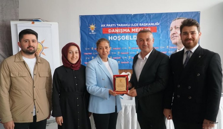 AK Parti Taraklı İlçe Kadın Kolları Başkanlığında Görev Değişimi
