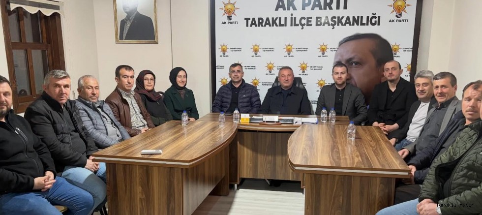AK Parti Taraklı İlçe Teşkilatı Haftalık Yönetim K  AK Parti Taraklı İlçe Teşkilatı’nın haftalık olağan ilçe yönetim kurulu toplantısı, parti binasında geniş katılımla gerçekleştirildi. urulu Toplantısını Gerçekleştirdi