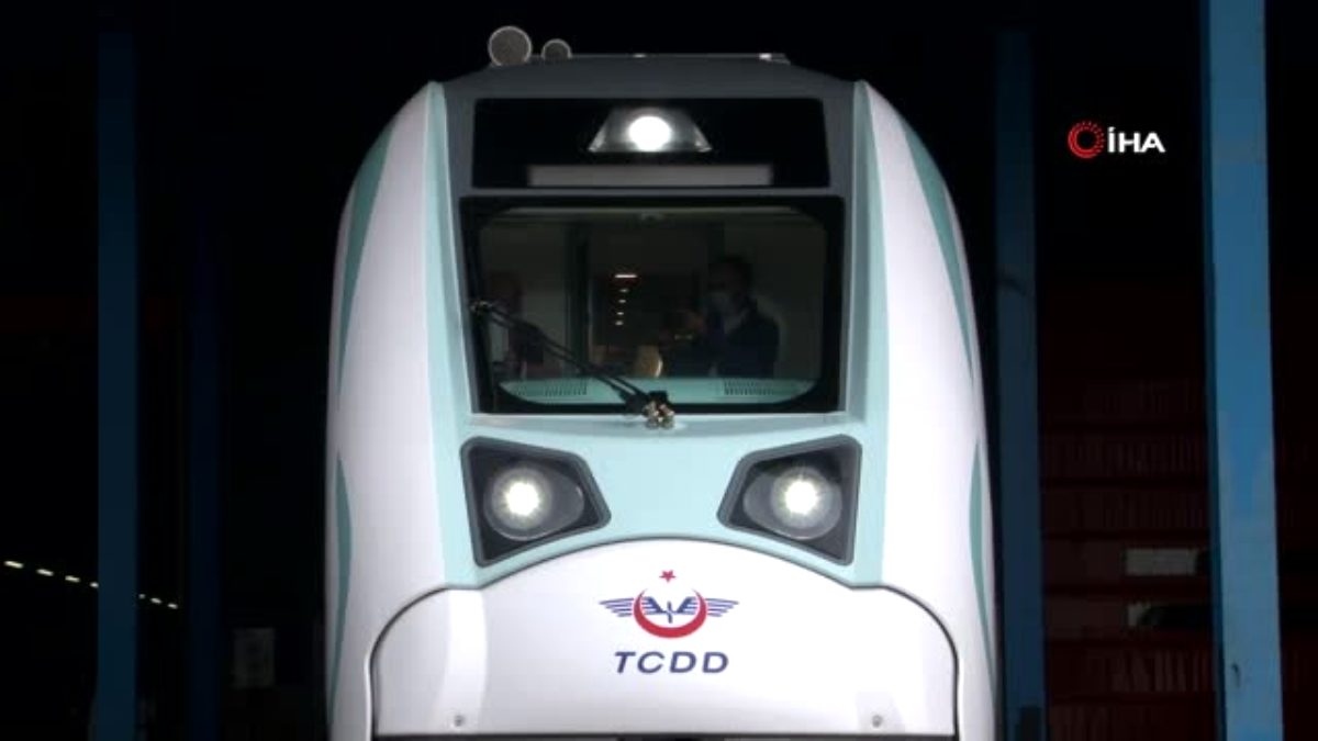 Bakan Karaismailoğlu milli tren için tarih verdi