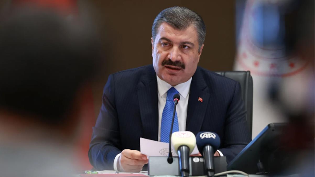 Bakan Koca sabah saatlerinde yaptığı paylaşımla uyardı: Dikkatli davranalım, 18 yaş üstüysek aşılarımızı olalım