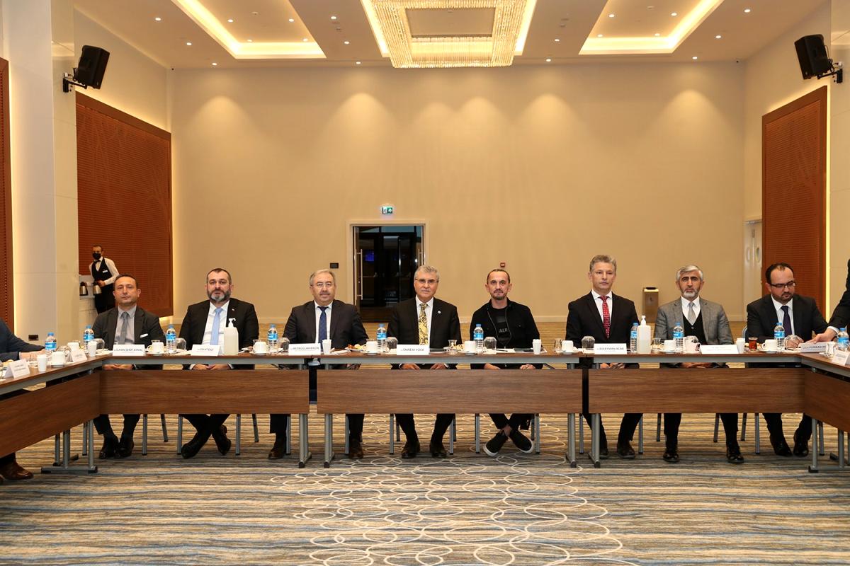 Başkan Yüce'ye şehir otelcilerinden yılın spor turizmi ödülü