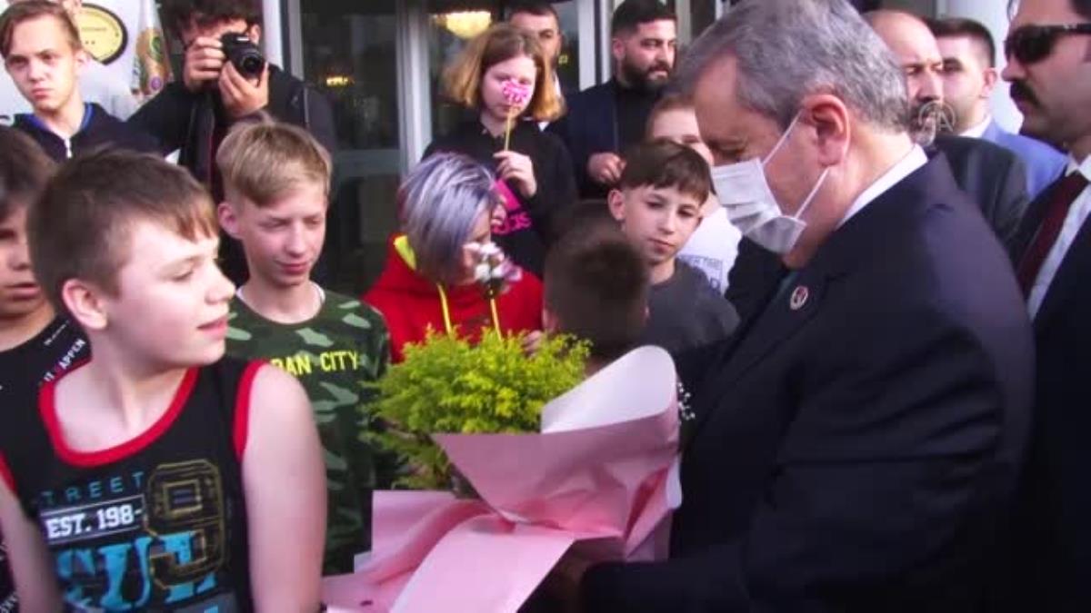 Destici, Sakarya'ya getirilen Ukraynalı yetim çocukları ziyaret etti