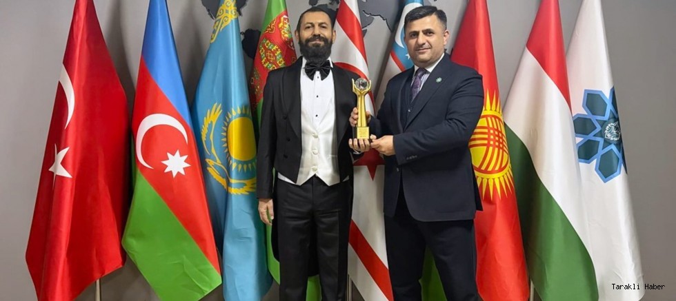 Dünyaca Ünlü Yazar Akif Manaf’a Küresel Bilinç ve Barış Ödülü Verildi