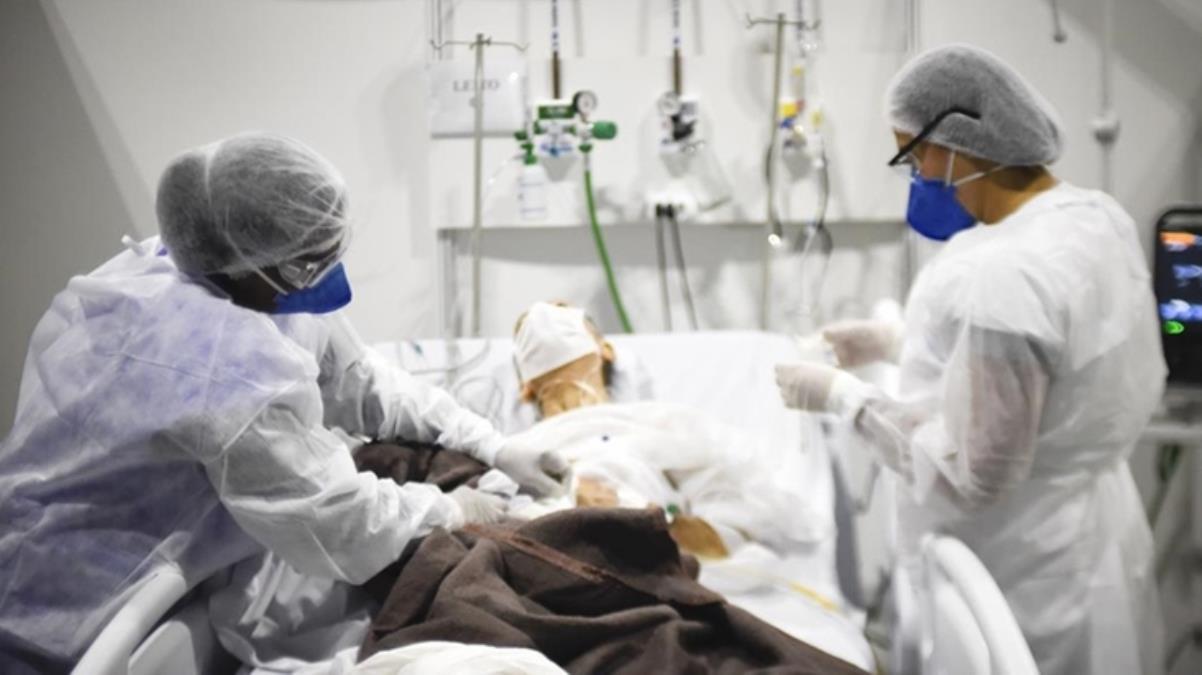 Koronavirüs mutasyona uğradı, Hollanda İngiltere'den uçuşları durdurdu! DSÖ alarm durumuna geçti