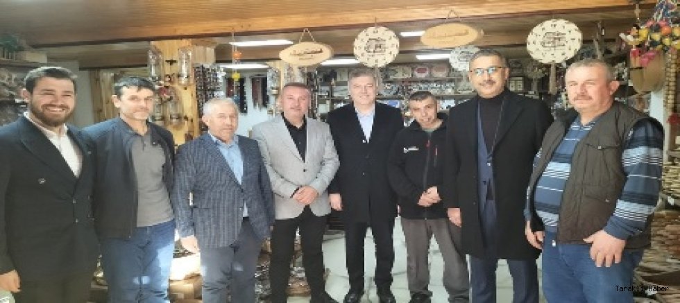 AK Parti Sakarya Milletvekilleri Lütfi Bayraktar ve Ertuğrul Kocacık Taraklı'da Esnaf Ziyareti Yaptı
