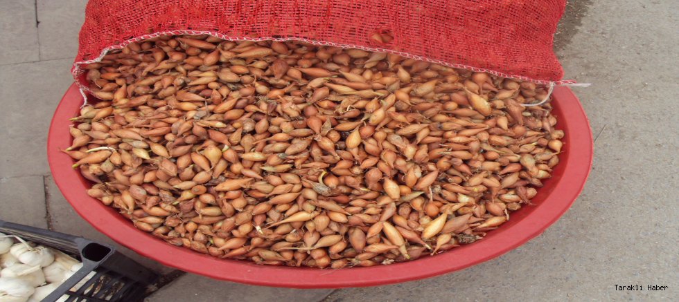 Arpacık soğan pazar da