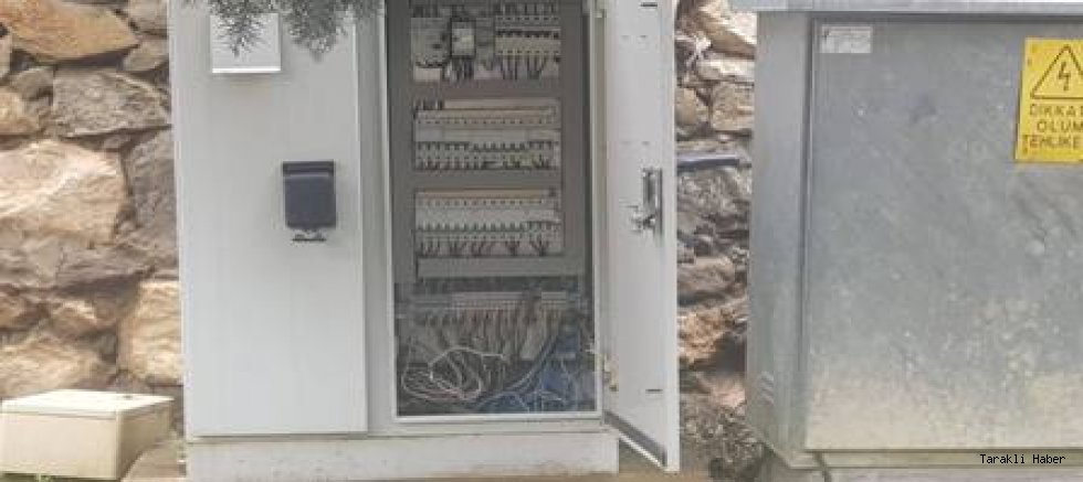 Rüştiye Meydanı Bakımsızlığa Terk Edildi,