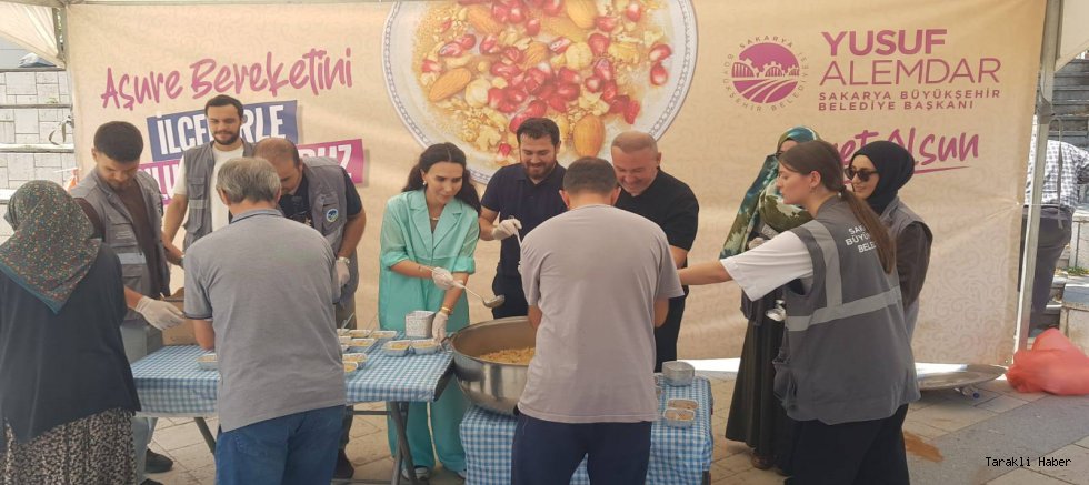 Sakarya Büyükşehir Belediyesi'nden Taraklı'da Aşure İkramı