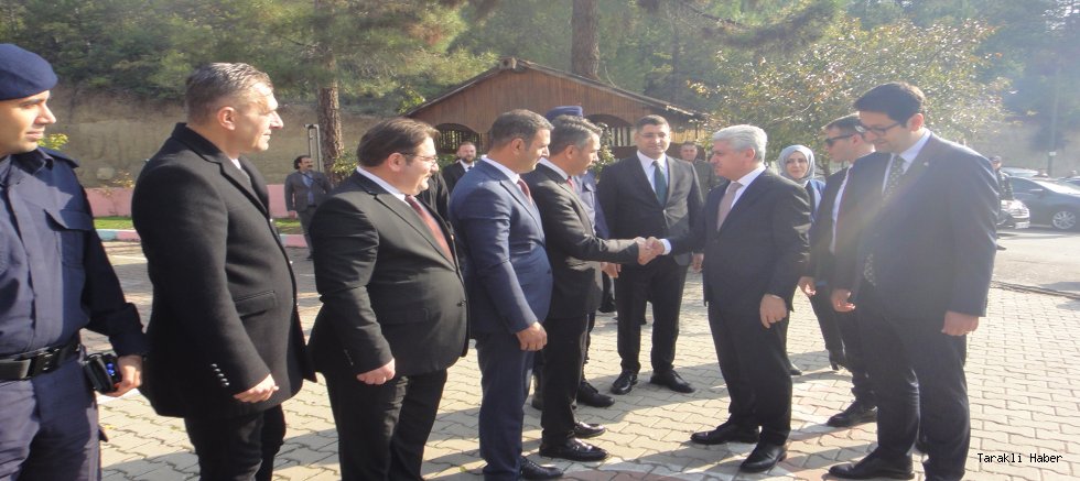 Sakarya Valisi Rahmi Doğan Taraklı’da Muhtarları Dinledi