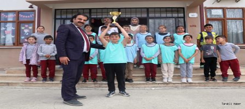 Taraklı’da Geleneksel Çocuk Oyunları Turnuvası Renkli Görüntülere Sahne Oldu
