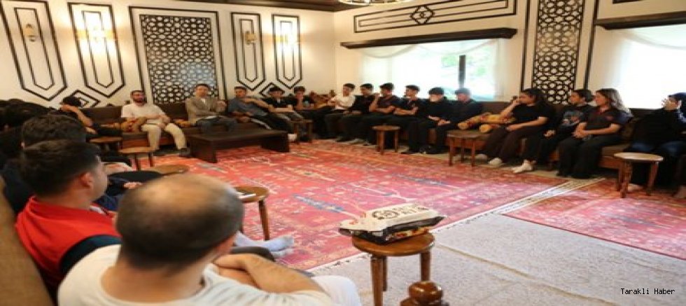 Taraklı’da Gençlik Söyleşileri: Süleyman Ragıp Yazıcılar Gençlerle Buluştu
