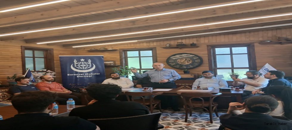 Taraklı’da Gençlik ve Tarih Buluşması: Ahmet Şimşirgil Gençlerle Bir Araya Geldi