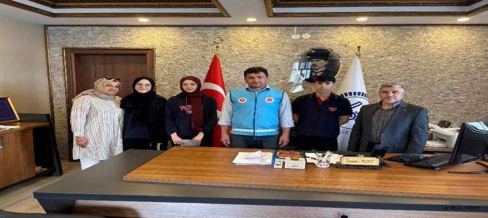 Taraklı'da Umre Ödüllü Gençlik Bilgi Yarışması Ödül Töreni Gerçekleştirildi