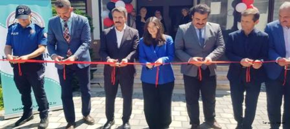 Taraklı Halk Eğitim Merkezi Yıl Sonu Sergisi Açıldı