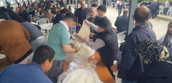 Taraklı İçdedeler Mahallesi’nde Geleneksel Hayır Pilavı Düzenlendi