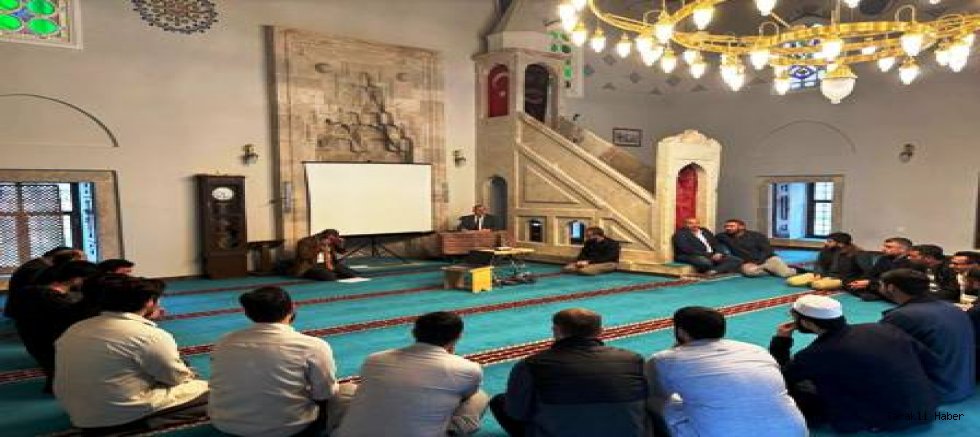 Taraklı İlçe Müftülüğü Aylık Personel Toplantısı ve “Bağımlılıkla Mücadele” Programı Gerçekleştirildi