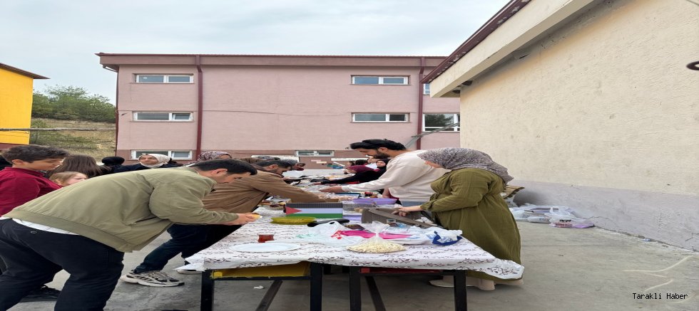 Taraklı İmam Hatip Ortaokulu’ndan “ÇEDES Gazze İçin Seferber” Kermesi