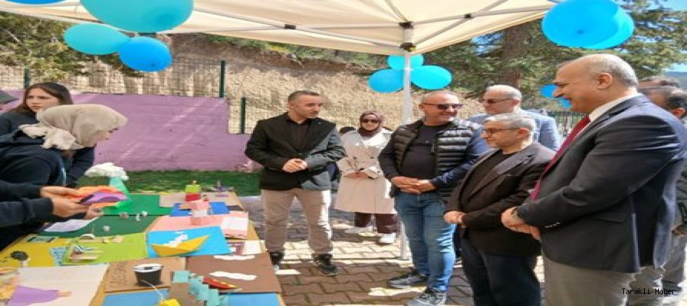 Taraklı Ortaokulu’nda “Dil Bahçem” Sergisi Açıldı