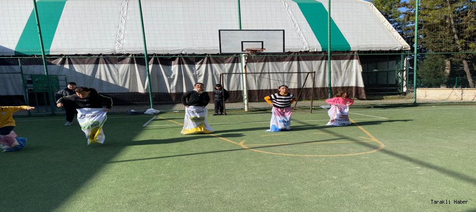 Taraklı Ortaokulu’nda Geleneksel Oyunlar Şenliği Düzenlendi