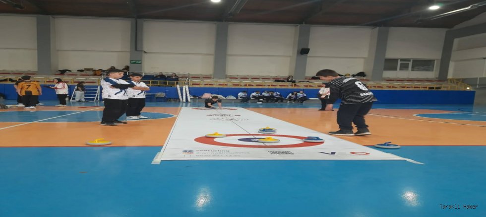 Taraklı Ortaokulu’ndan Floor Curling’de Büyük Başarı