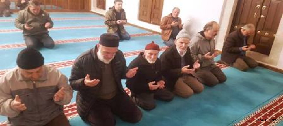 Taraklı Yunuspaşa Camii’nde Aziz Şehitler İçin Mevlit Okundu