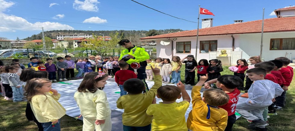  Taraklı Zübeyde Hanım Anaokulu’nda Miniklere Trafik Eğitimi