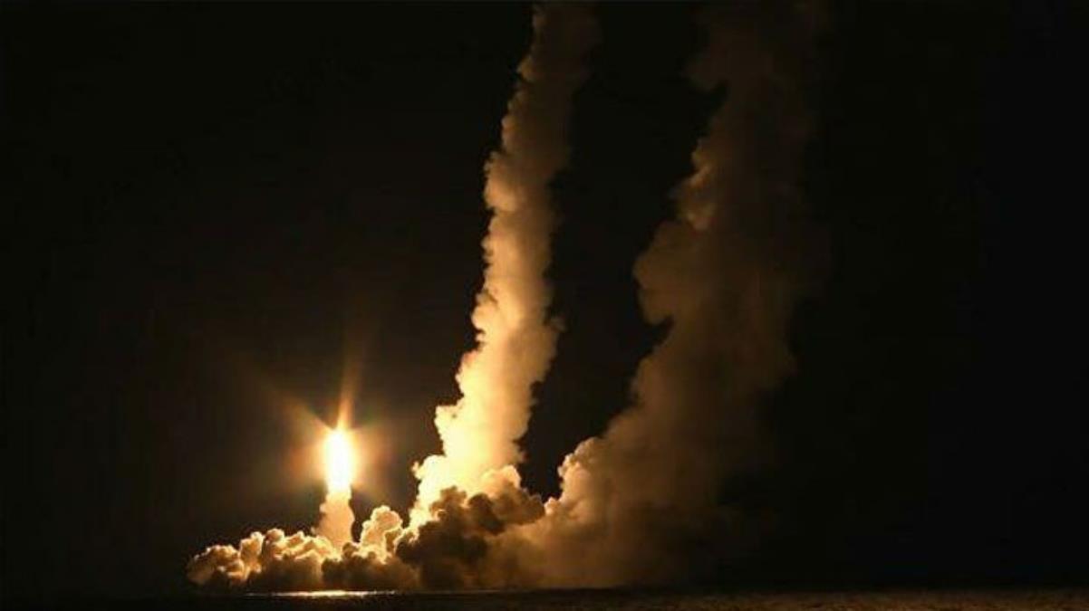 Putin'den NATO'ya gözdağı! 8 bin kilometre menzilli balistik füze denemesi yapıldı