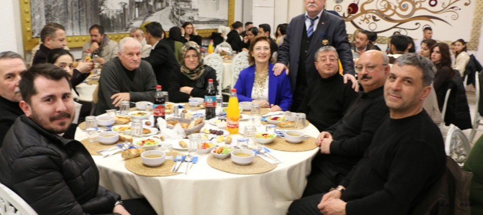 Sakarya Basın Camiası İftarda Bir Araya Geldi