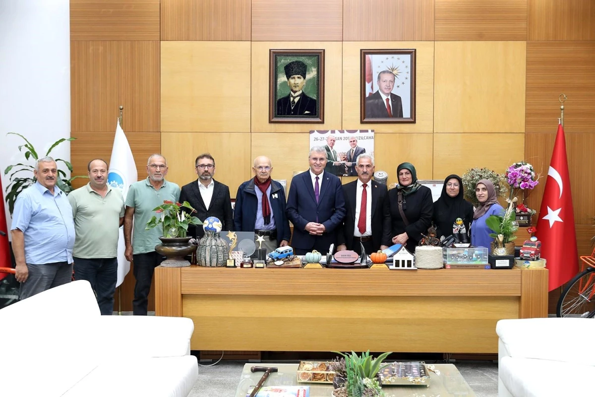 Sakarya Büyükşehir Belediye Başkanı Ekrem Yüce, Çaybaşı Fuadiye Mahallesi'ndeki asfalt çalışmalarını tamamladı