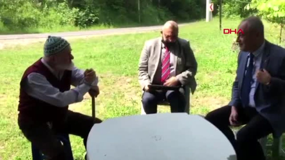 SAKARYA Fikri Dede biriktiği 10 bin lirayı TSK Güçlendirme Vakfı'na bağışladı