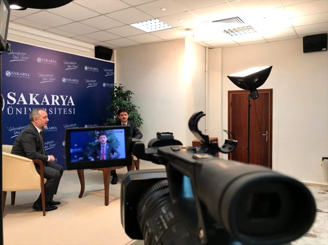 Sakarya Üniversitesi ilk canlı yayın programını gerçekleştirdi
