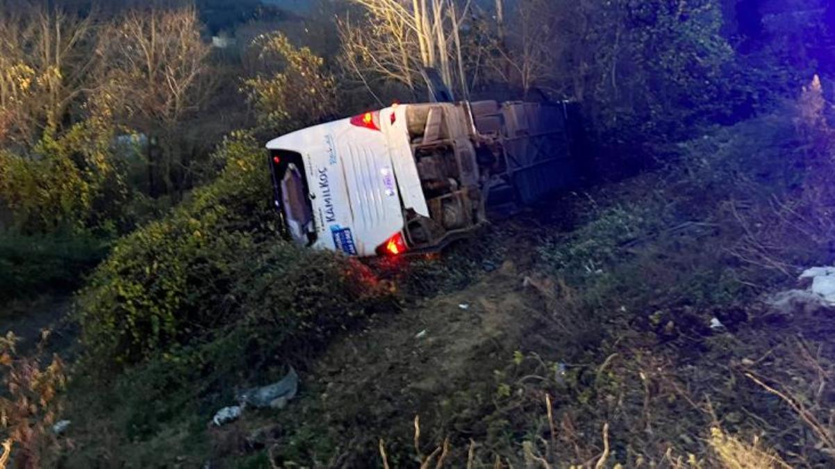 Son dakika! Bartın'da kontrolden çıkan yolcu otobüsü devrildi: 39 yaralı var