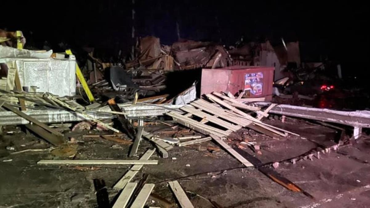 Son Dakika: Gelen görüntüler korkunç! ABD'deki hortum felaketinde en az 70 kişi hayatını kaybetti