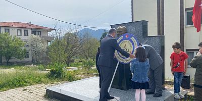 23 Nisan çelenk sunma Töreni