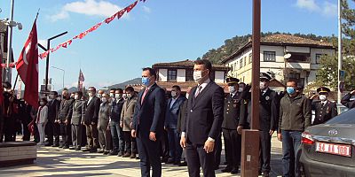 29 EKİM ÇELENK SUNMA TÖRENİ