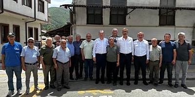 AK Parti Milletvekilleri Taraklı'da Esnaf ve Vatandaşlarla Bir Araya Geldi