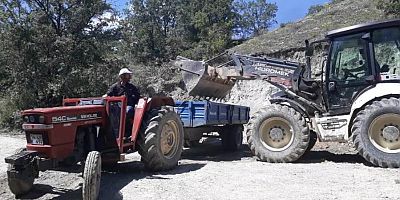 Akçapınar Mahallesinde Arazi yolları yapılıyor