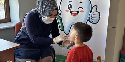 Büyükşehir’in uzman ekibinden Taraklı’da anaokulu öğrencilerine diş taraması