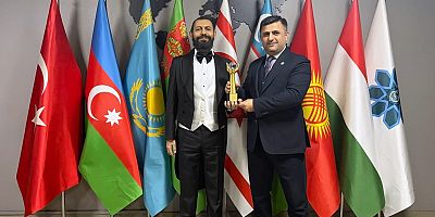 Dünyaca Ünlü Yazar Akif Manaf’a Küresel Bilinç ve Barış Ödülü Verildi