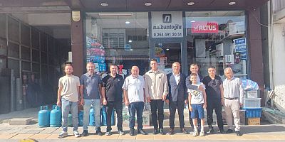 Eski futbolcu, AK Parti MKYK Üyesi Mesut Özil,Taraklı’da ziyaretlerde bulundu