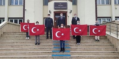 İstiklâl Marşı'mızı Güzel Okuma Yarışmasında Dereceye girenlere Ödül