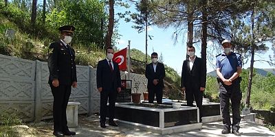 Kaymakam Arslantürk ve Başkan Pilavcı Şehit mezarlarını Ziyaret etti. 